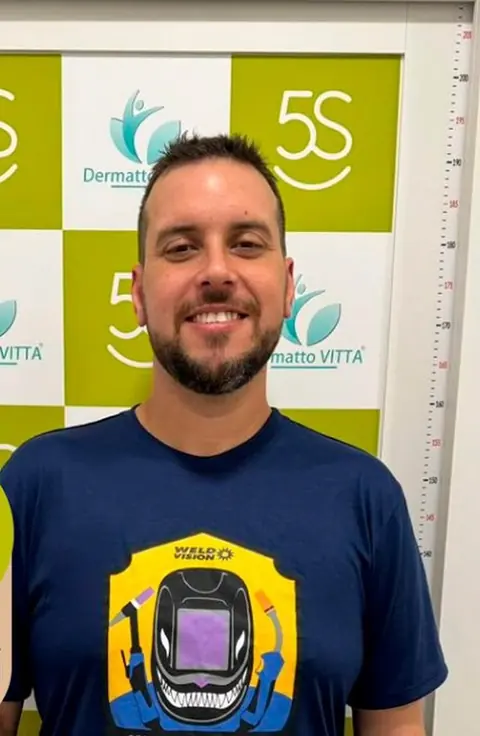 Gustavo depois de eliminar 70 kg: de frente